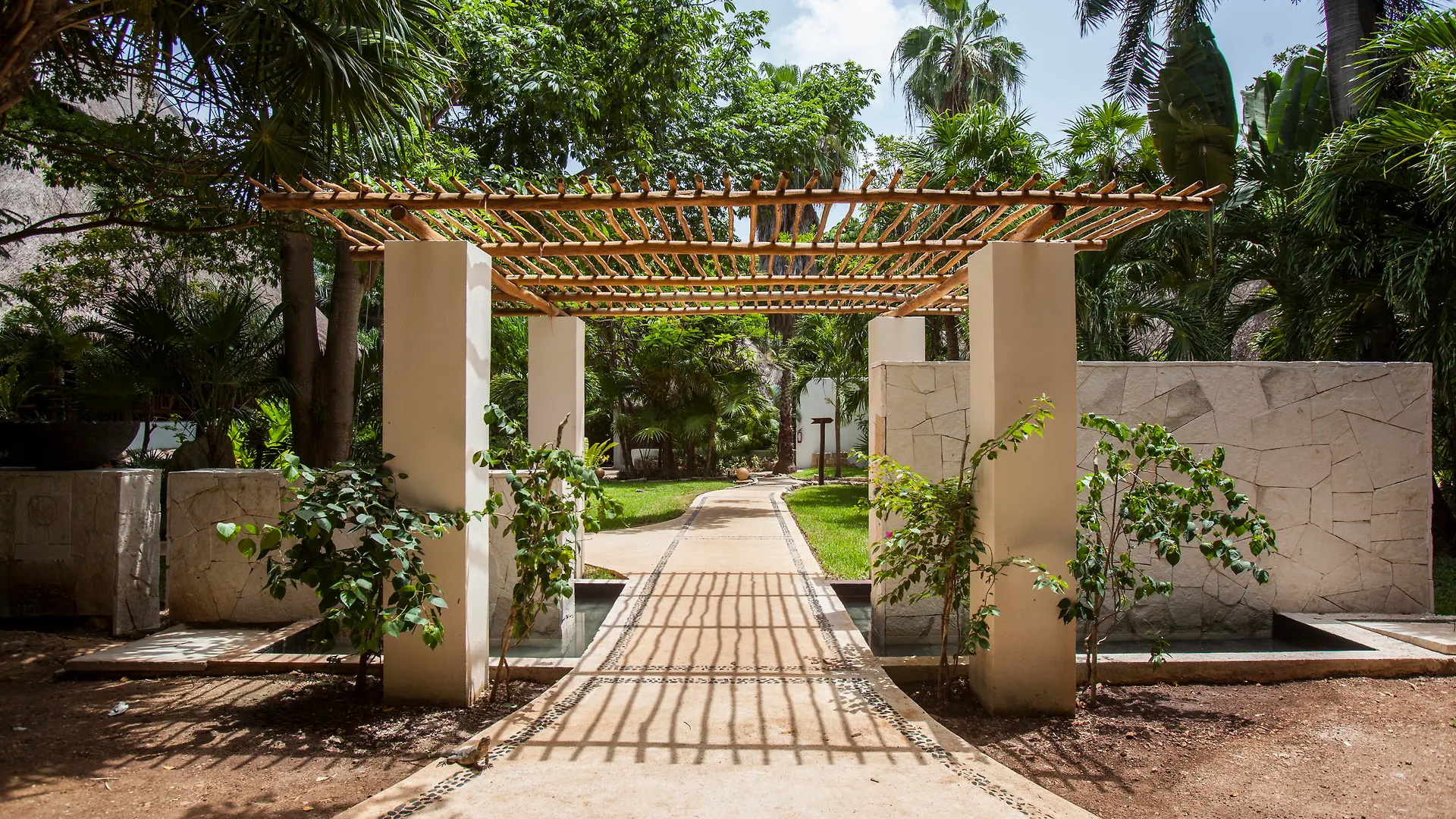 Mahekal Beach Front Resort & Spa Playa del Carmen